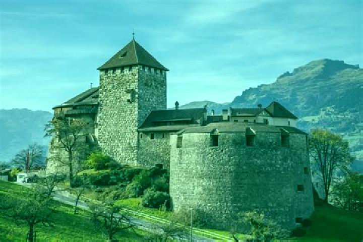 Escorts Balzers, Liechtenstein — Local Companions