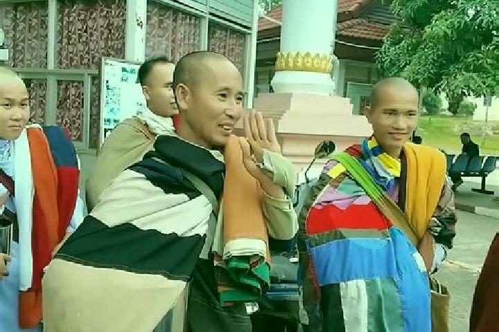 Escorts Ban Inthi, Laos — Local Companions