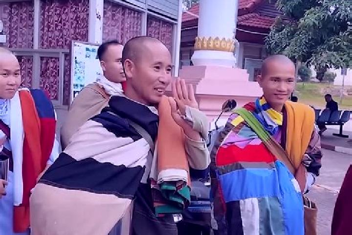 Escorts Ban Khangviang, Laos — Local Companions