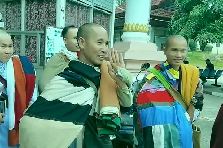 Escorts Ban Muang-Nan, Laos — Local Companions