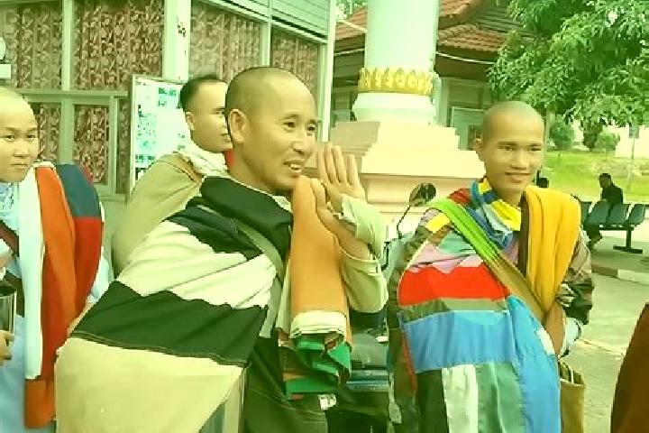 Escorts Ban Nahin, Laos — Local Companions