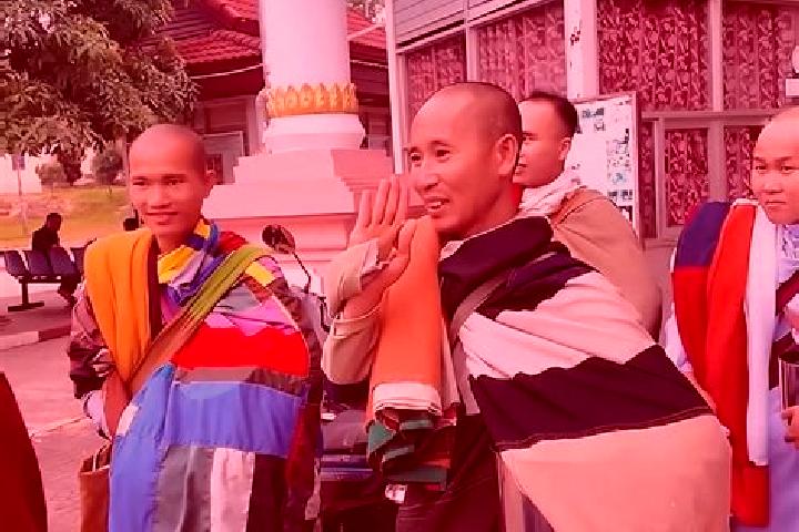 Escorts Ban Thakham, Laos — Local Companions