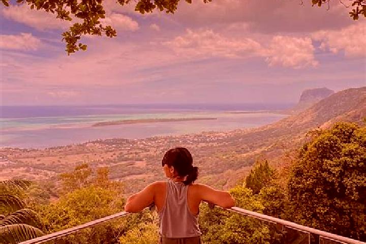 Escorts Bananes, Mauritius — Local Companions