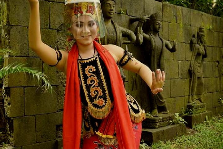 Escorts Banjar Tamansari, Indonesia — Local Companions