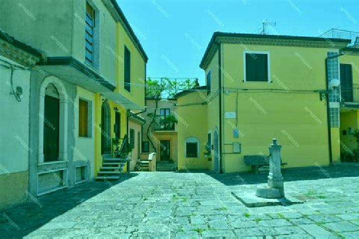 Escorts Baragiano, Italy — Local Companions