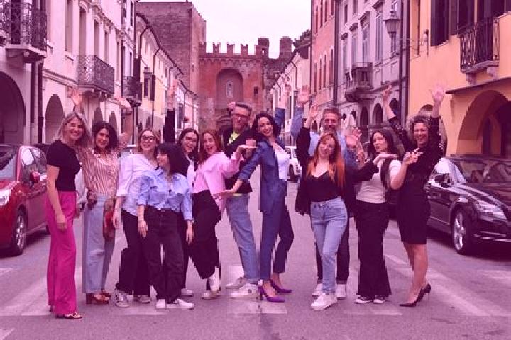 Escorts Barbarano del Capo, Italy — Local Companions