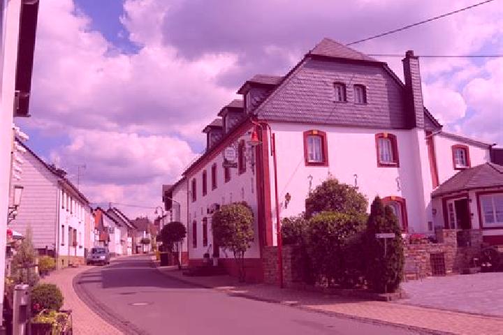 Escorts Barweiler, Germany — Local Companions
