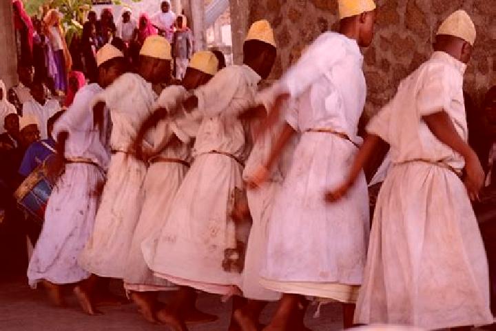 Escorts Batou, Comoros — Local Companions