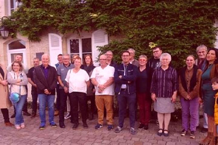Escorts Bavent, France — Local Companions