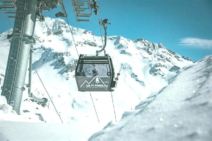 Escorts Belle-Plagne, France — Local Companions