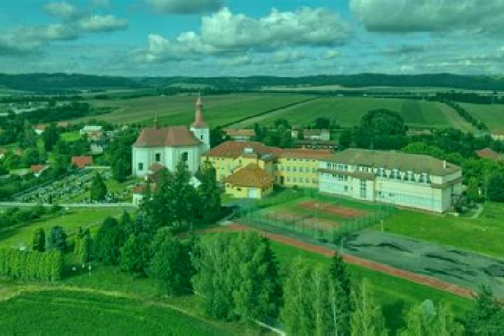 Escorts Belotin, Czech Republic — Local Companions