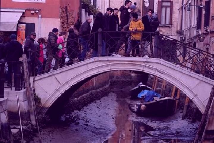 Escorts Belveglio, Italy — Local Companions