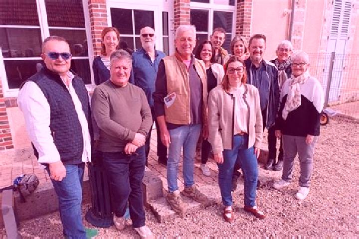 Escorts Bercheres-les-Pierres, France — Local Companions