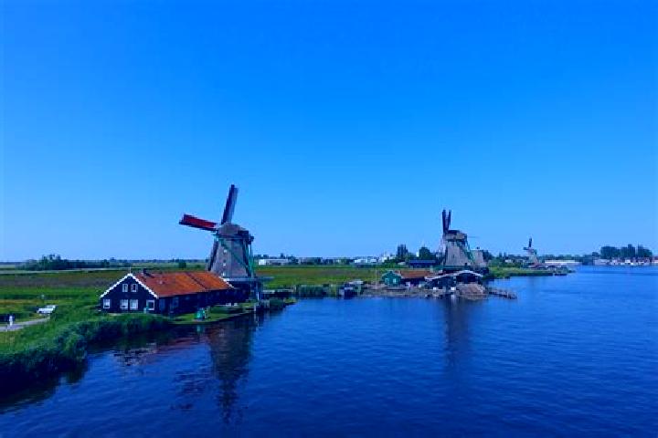 Escorts Berkhout, Netherlands — Local Companions