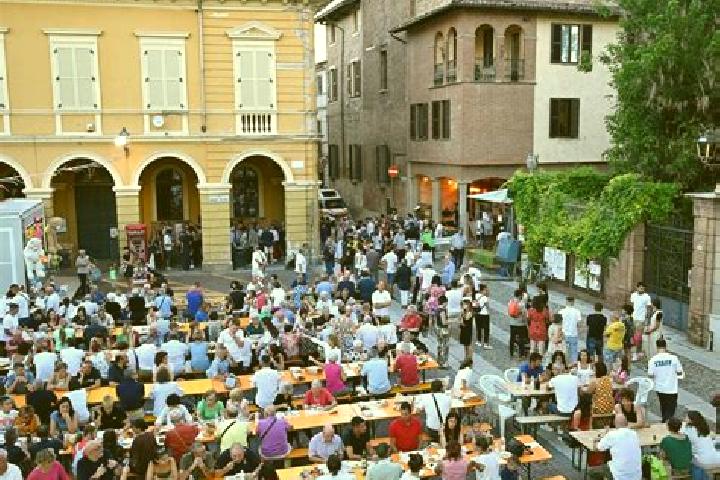 Escorts Berzano di Tortona, Italy — Local Companions