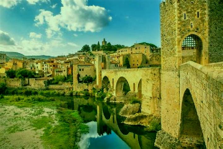 Escorts Besalu, Spain — Local Companions