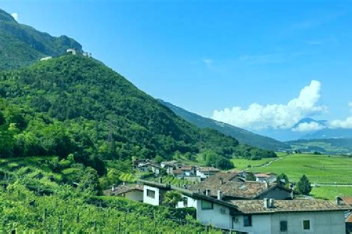Escorts Besenello, Italy — Local Companions