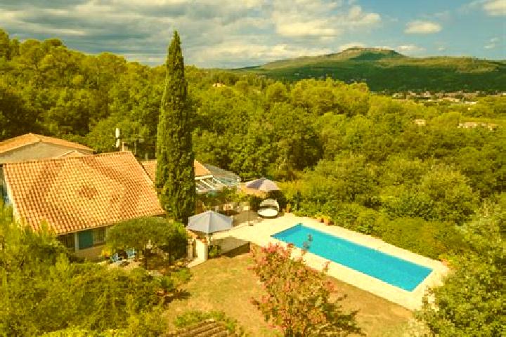 Escorts Besse-sur-Issole, France — Local Companions