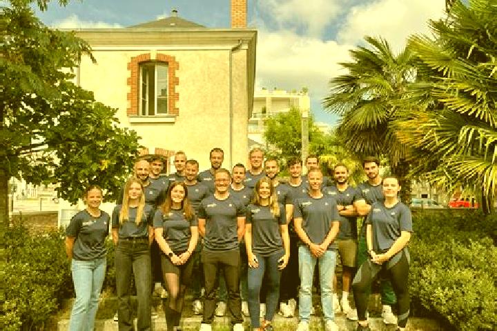 Escorts Betton, France — Local Companions