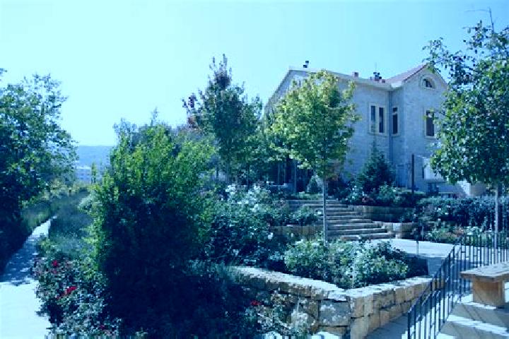 Escorts Bhamdoun, Lebanon — Local Companions