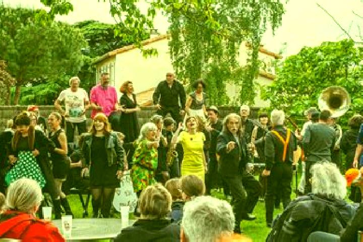 Escorts Biard, France — Local Companions