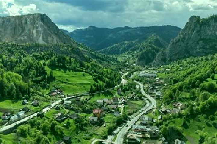 Escorts Bicaz-Chei, Romania — Local Companions