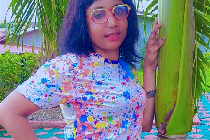 Escorts Bissikrima, Guinea — Local Companions