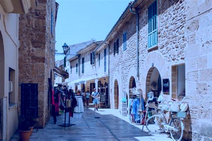 Escorts Blascosancho, Spain — Local Companions