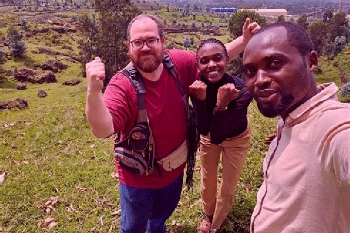 Escorts Bolenge, DR Congo — Local Companions