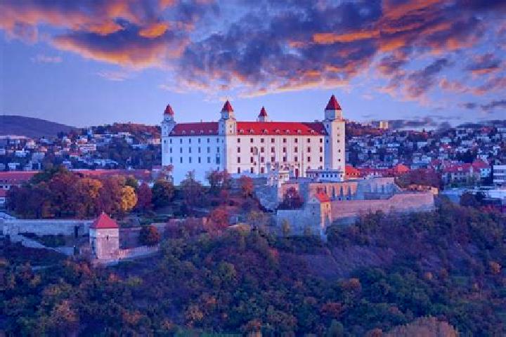 Escorts Boleraz, Slovakia — Local Companions
