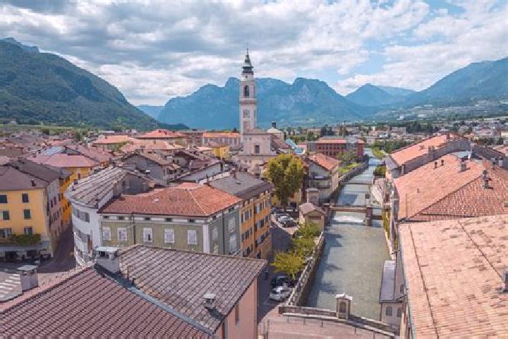 Escorts Borgo Valsugana, Italy — Local Companions