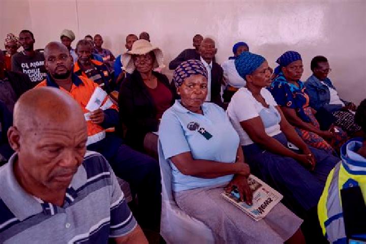 Escorts Botlhapatlou, Botswana — Local Companions