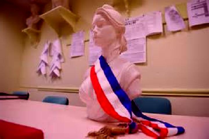 Escorts Bouloire, France — Local Companions
