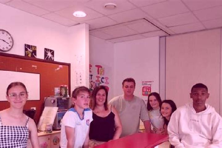 Escorts Bourgbarre, France — Local Companions