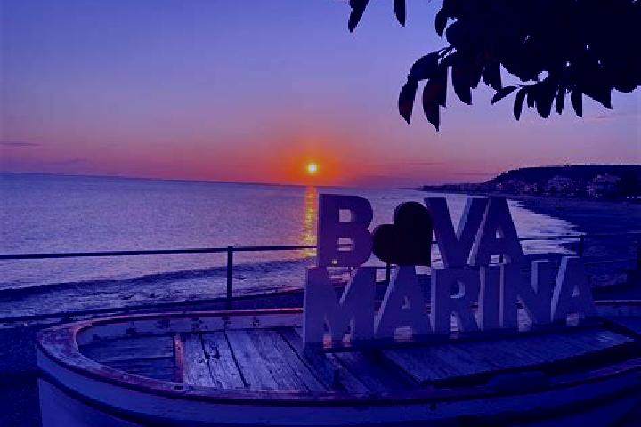 Escorts Bova Marina, Italy — Local Companions