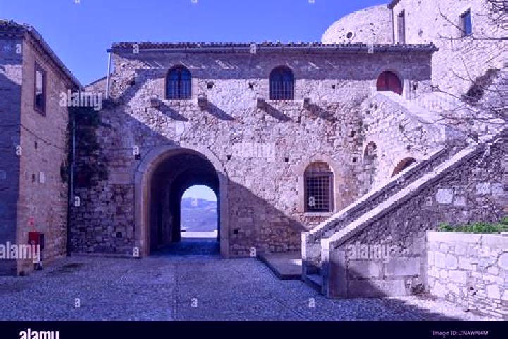 Escorts Bovino, Italy — Local Companions