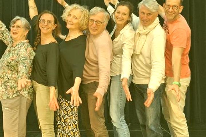 Escorts Breuillet, France — Local Companions