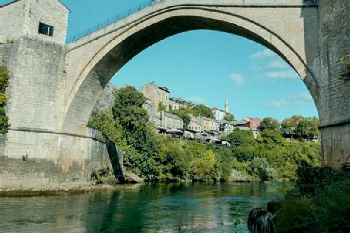 Escorts Bronzani Majdan, Bosnia and Herzegovina — Local Companions