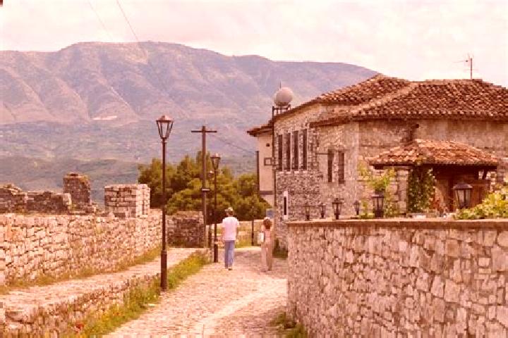 Escorts Bucimas, Albania — Local Companions