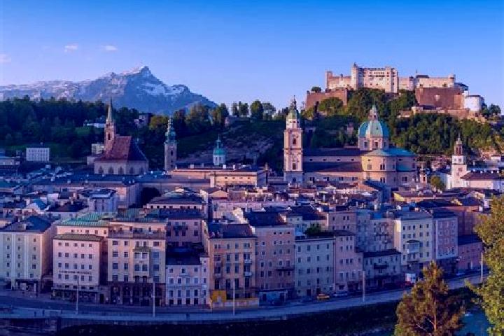 Escorts Bullendorf, Austria — Local Companions