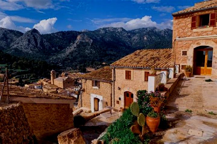 Escorts Bunyola, Spain — Local Companions