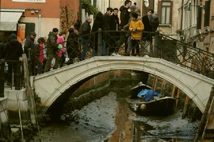 Escorts Burgos, Italy — Local Companions