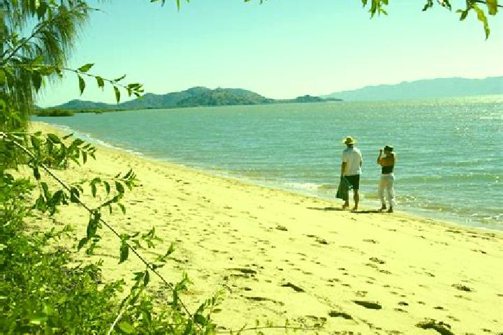 Escorts Bushland Beach, Australia — Local Companions