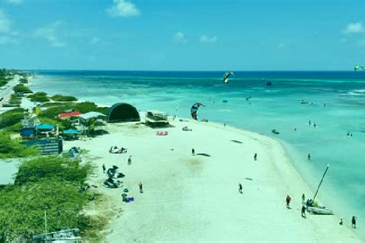 Escorts Butucu, Aruba — Local Companions