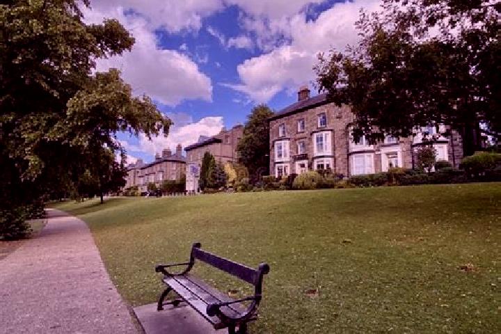 Escorts Buxton, United Kingdom — Local Companions