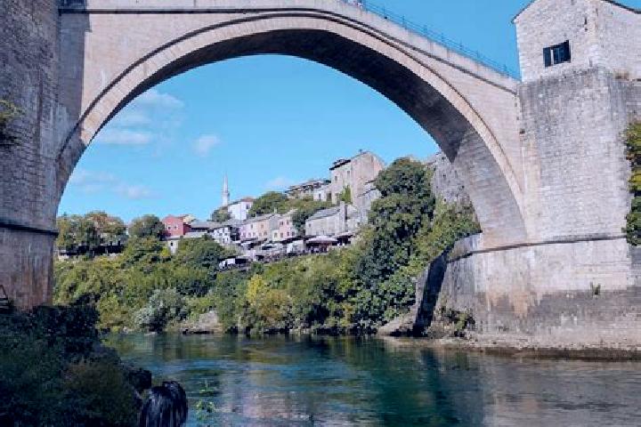 Escorts Buzim, Bosnia and Herzegovina — Local Companions