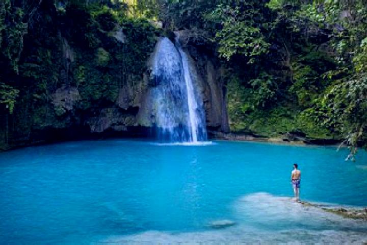 Escorts Cabul-an, Philippines — Local Companions