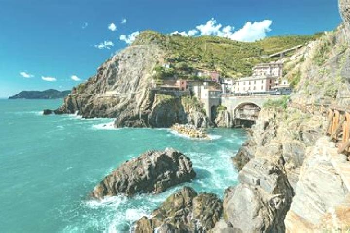 Escorts Calcinelli, Italy — Local Companions