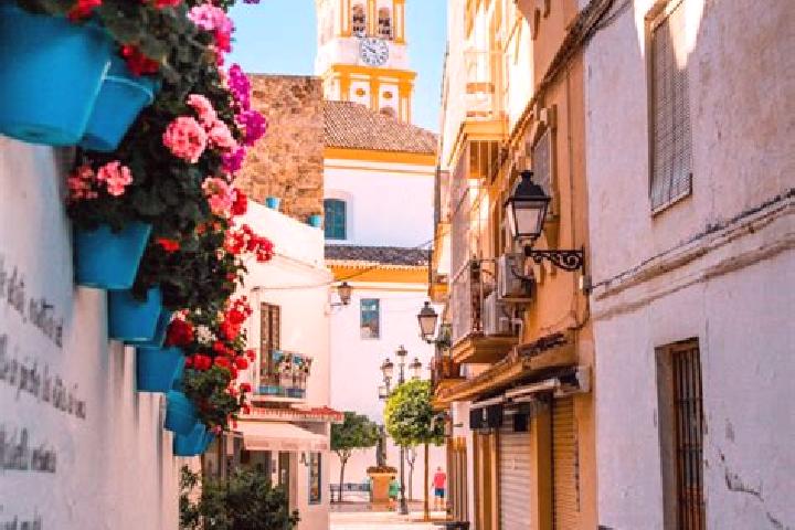 Escorts Calig, Spain — Local Companions