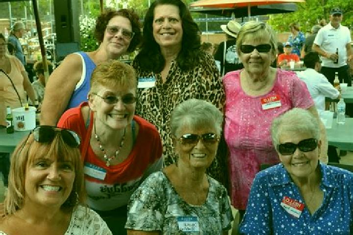 Escorts Calumet Park, United States — Local Companions